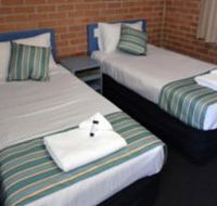 The Oaks Hotel Motel  - Melbourne Tourism