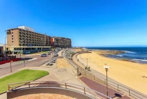 Quality Hotel NOAHS On The Beach - Melbourne Tourism 0