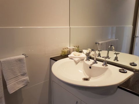 Newcastle Terraces And Apartments - Harbourside Apartment - Melbourne Tourism 23