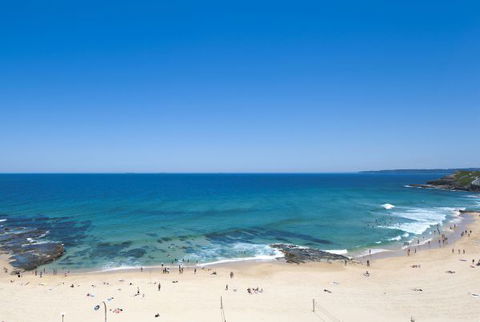 Quality Hotel NOAHS On The Beach - Melbourne Tourism 1