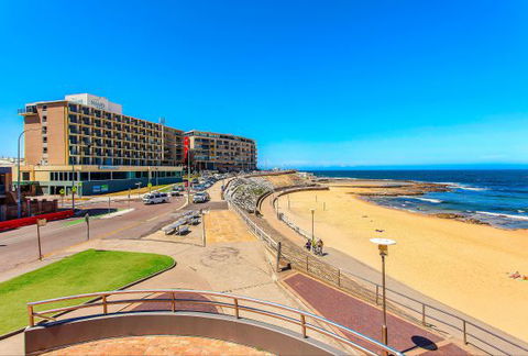 Quality Hotel NOAHS On The Beach - Melbourne Tourism 5