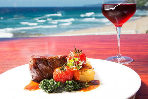 Quality Hotel NOAHS On The Beach - Melbourne Tourism 7