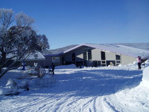 Sundeck Hotel - Melbourne Tourism 1