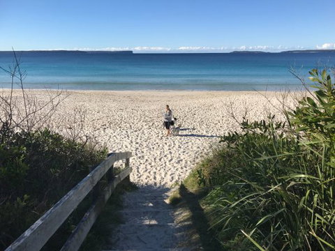 Claudis Beach Retreat Unit One - Melbourne Tourism 4