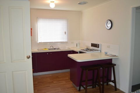 Waterfall Cottage - Melbourne Tourism 3