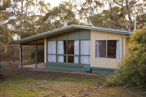 Alligator Lodge - Mount Remarkable National Park - Melbourne Tourism 3