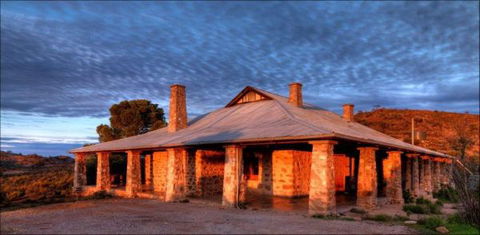 Little Paddock Homestead - Melbourne Tourism 3