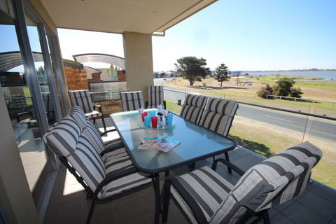 LJ Hooker Goolwa Holiday Rentals - 42 Underwood Avenue, Goolwa Beach - Melbourne Tourism 1
