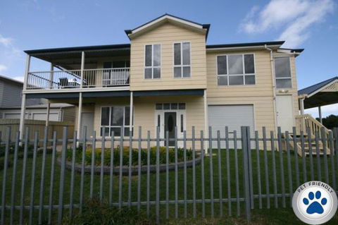 LJ Hooker Goolwa Holiday Rentals - 42 Underwood Avenue, Goolwa Beach - Melbourne Tourism 4