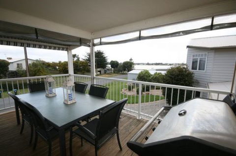 LJ Hooker Goolwa Holiday Rentals - 42 Underwood Avenue, Goolwa Beach - Melbourne Tourism 6