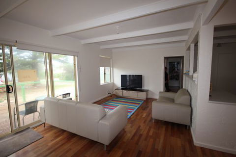 LJ Hooker Goolwa Holiday Rentals - 42 Underwood Avenue, Goolwa Beach - Melbourne Tourism 12