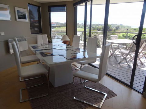 Moorhen Cove - Melbourne Tourism 0