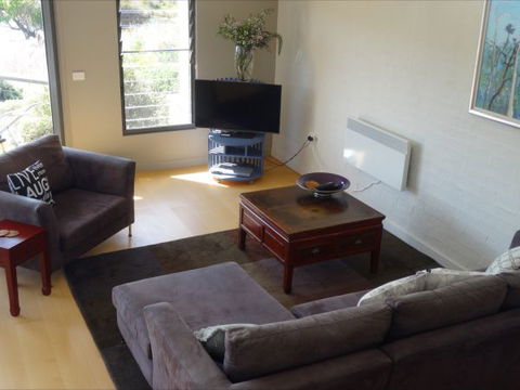 Moorhen Cove - Melbourne Tourism 1