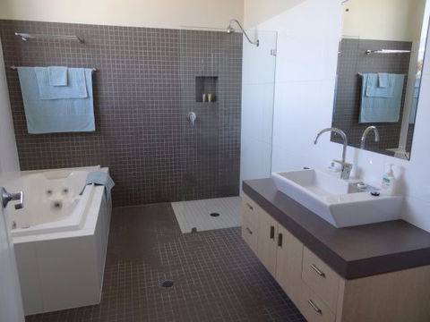 Moorhen Cove - Melbourne Tourism 4