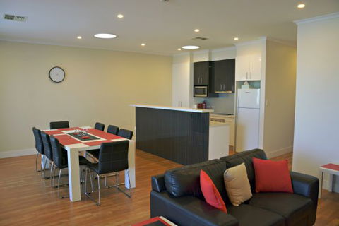 Port Lincoln City Apartment - Melbourne Tourism 3