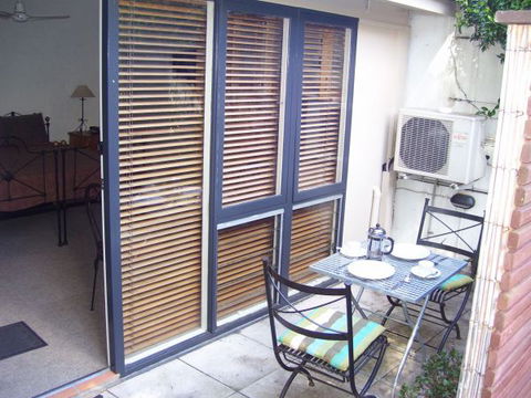 Garden Studio Unit - Melbourne Tourism 3