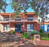 Lakeside Getaway - Melbourne Tourism