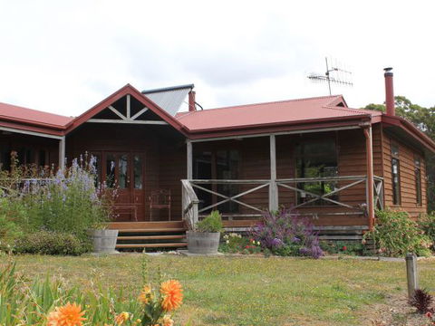 Eagle's Roost Farmstay B&B - Melbourne Tourism 0
