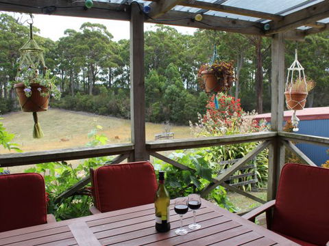 Eagle's Roost Farmstay B&B - Melbourne Tourism 3