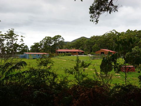 Eagle's Roost Farmstay B&B - Melbourne Tourism 5