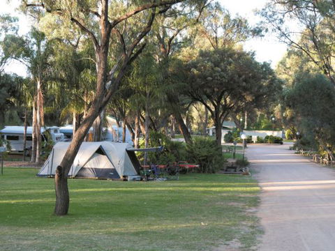 Riverbend Caravan Park Renmark - Melbourne Tourism 1