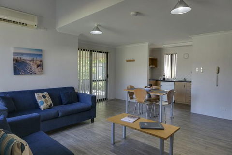Amalfi Resort - Melbourne Tourism 11
