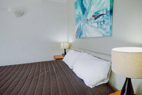 Artesian Spa Motel - Melbourne Tourism 13