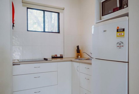 Artesian Spa Motel - Melbourne Tourism 4