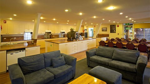 Alpha Ski Lodge - Melbourne Tourism 0