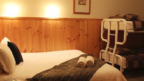 Feathertop Alpine Lodge - Melbourne Tourism 6