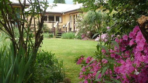 Annie's Garden Retreat - Melbourne Tourism 1