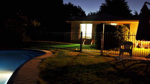 Annie's Garden Retreat - Melbourne Tourism 5