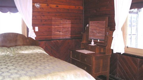 Savernake Farmstay - Melbourne Tourism 1
