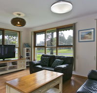 Sea Eagle Beach House - Melbourne Tourism