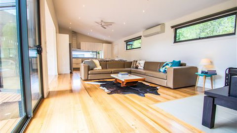 The BASE Luxury Villas - Melbourne Tourism 0
