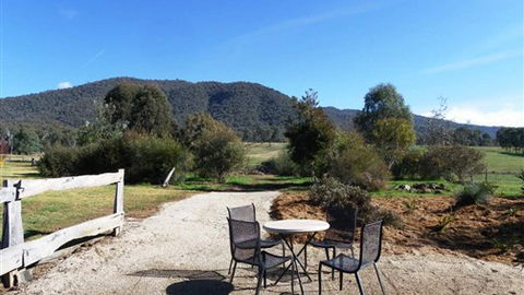 Sweetwater Stays Rural Retreat - Melbourne Tourism 0