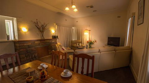 Benson House And Benson Lodge - Melbourne Tourism 0