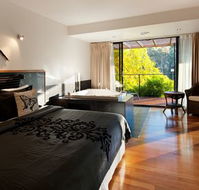 Springs Spa Villa - Melbourne Tourism
