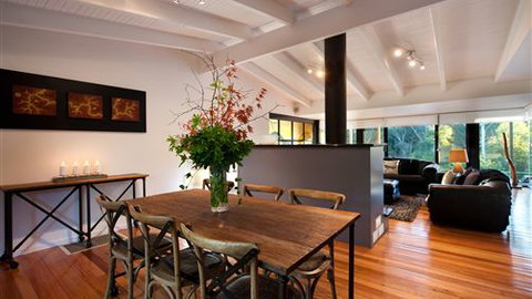 Springs Spa Villa - Melbourne Tourism 1