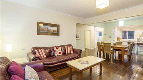 Serenity Halls Gap: Nat Park Frontage - Melbourne Tourism 2