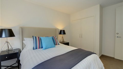 Newington Lake House - Melbourne Tourism 4