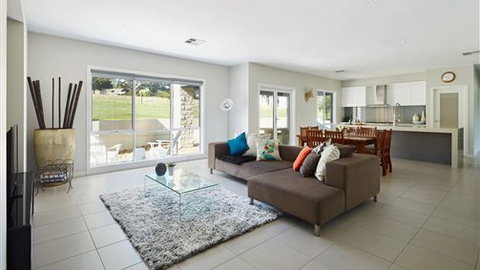 Neerim Chateau - Melbourne Tourism 0