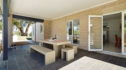 Neerim Chateau - Melbourne Tourism 7