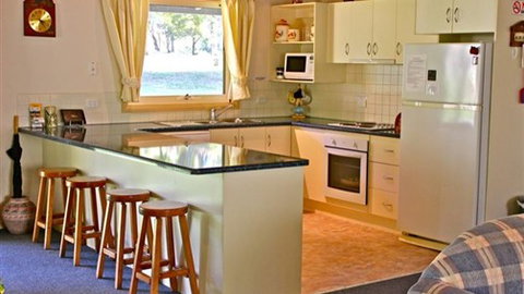 Camellia Lodge - Melbourne Tourism 4
