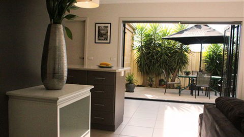 Acacia Villa - Melbourne Tourism 1