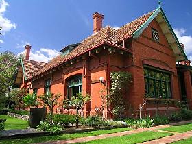 Buxton Manor - Butlers Apartment - Melbourne Tourism 1