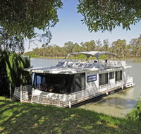 Boats and Bedzzz - The Murray Dream self-contained moored Houseboat - Melbourne Tourism