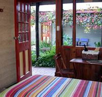 Red Poles - Melbourne Tourism