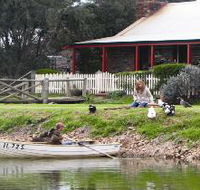 Stonewell Cottages and Vineyards - Melbourne Tourism