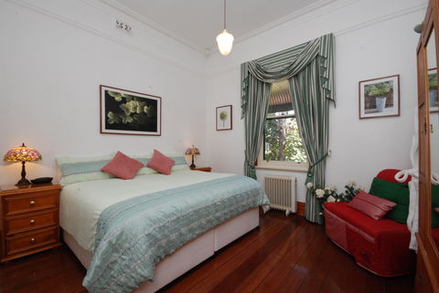 Above Bored Bed And Breakfast - Melbourne Tourism 1